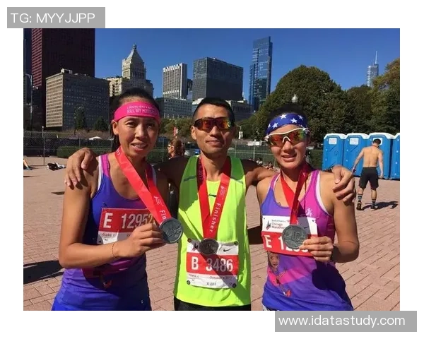 武汉街舞队在马拉松大满贯中的团队协作表现精彩回顾与点评